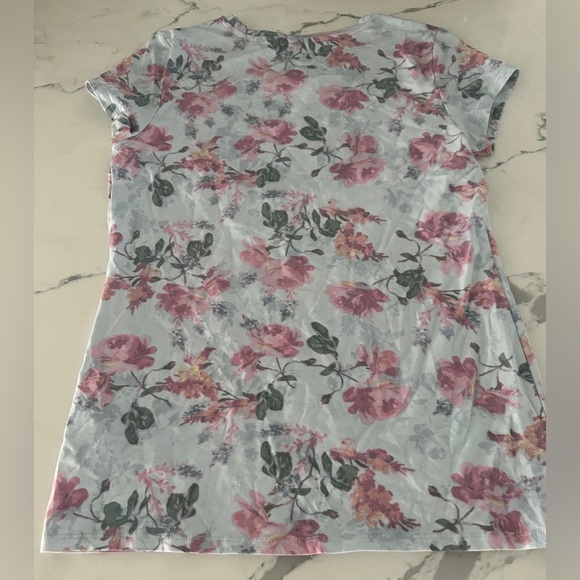 GUESS Floral pink and blue tee size large - Picture 4 of 4